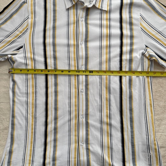 Guess Los Angeles Men’s Short Sleeve Button Front Shirt Size Large - Picture 3 of 6